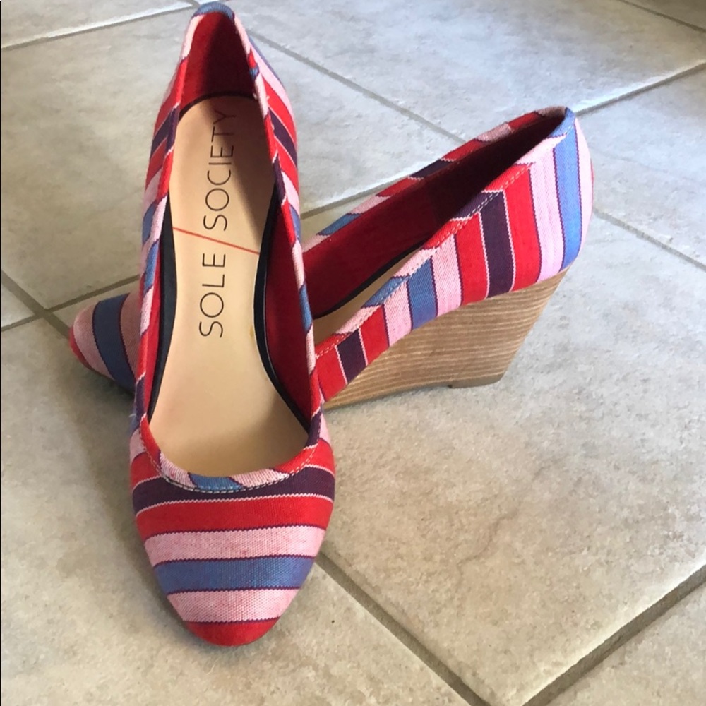 Sole Society stripe wedges size 7